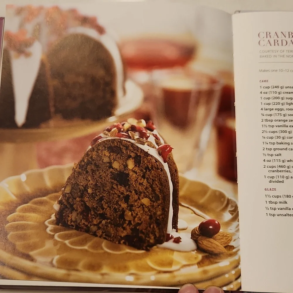 Mini Silicone Fluted Molds and Best of The Bundt Recipe Book